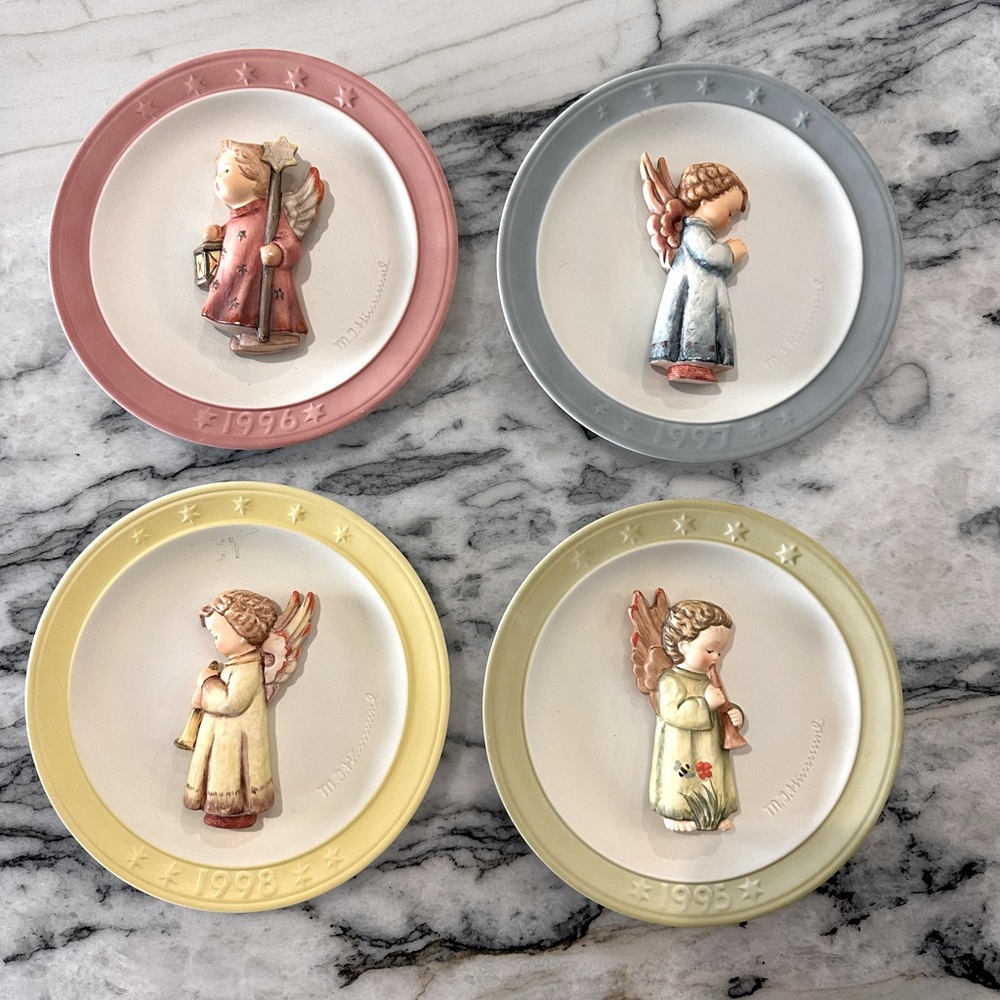 M.J. Hummel Annual Christmas Vintage Plate collection set of 4 from 95 96 97 98